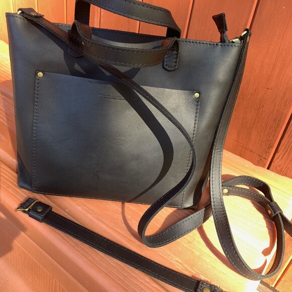 NEW Portland Leather zippered medium crossbody tote w/ strap extender black - Picture 3 of 8